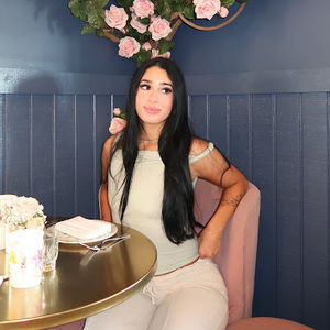 Meet your Posher, Valentina